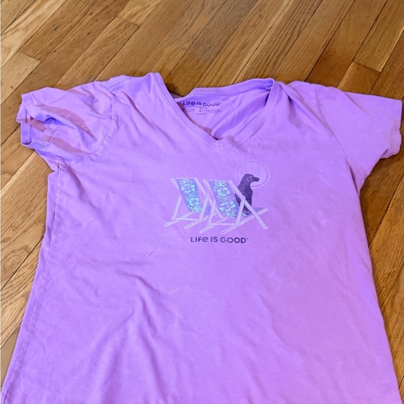 Life Is Good Tops - Life Is Good Lavender V-Neck Tee with Beach Chair & Dog Graphic- see notes